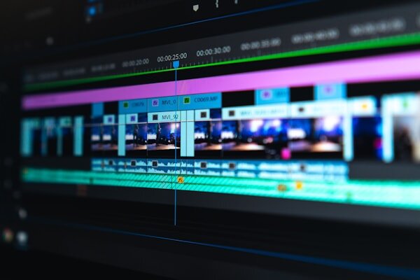 Commercial advertisement video